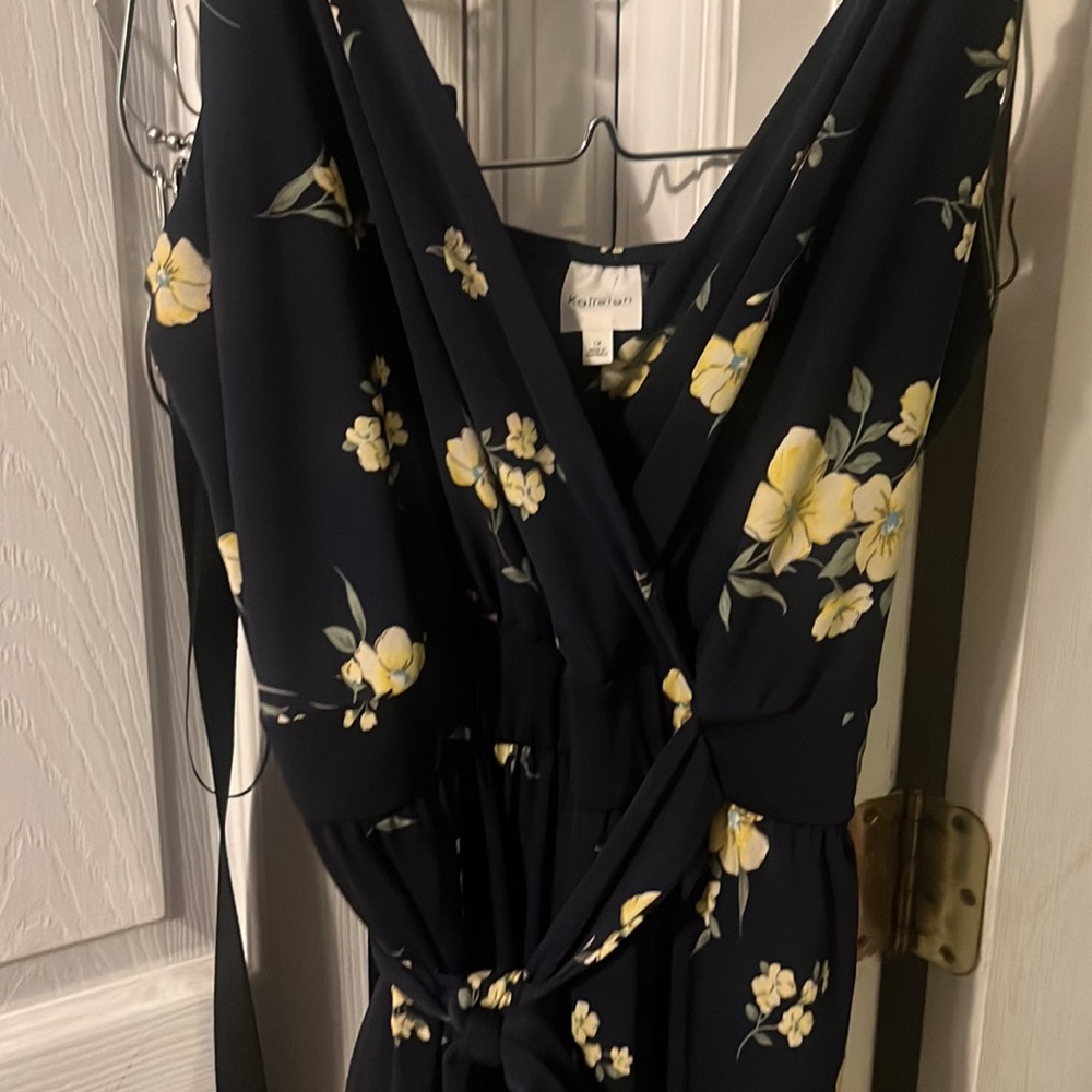 Dress - Picture 3 of 6